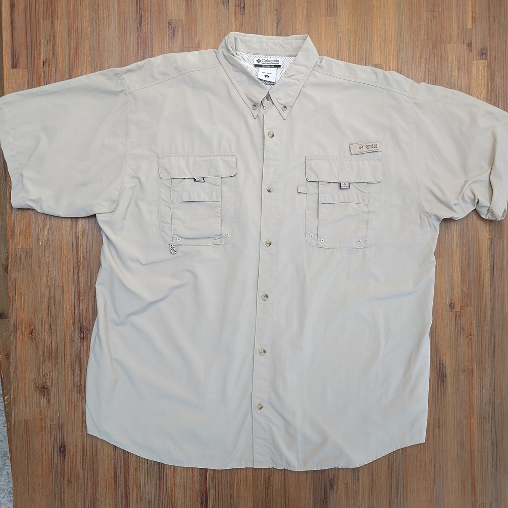 Columbia Men's Tan Short Sleeve Shirt